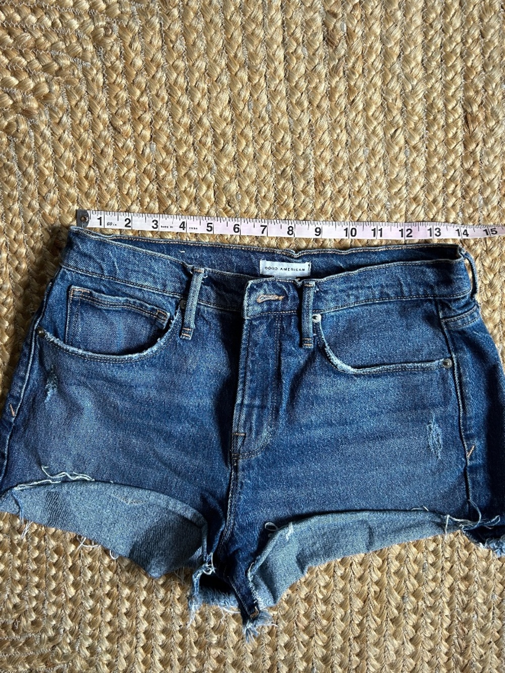 Good American Good 90’s Short Distressed Light Blue Denim Size 2/26